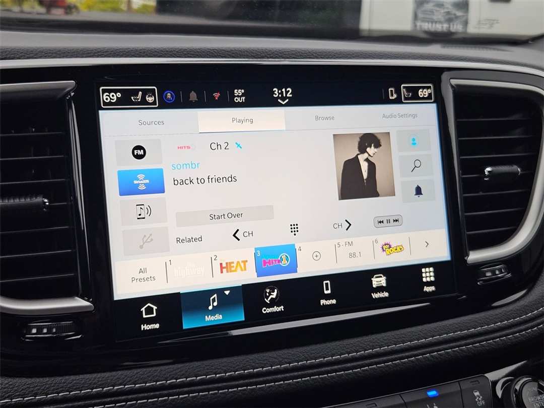 2026 Chrysler Pacifica Select - Image 19