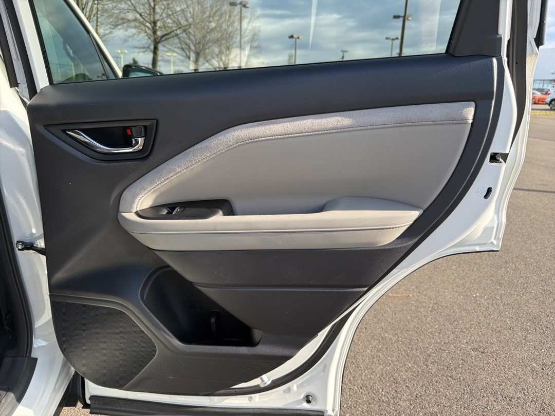 2026 Subaru Forester Limited - Image 23