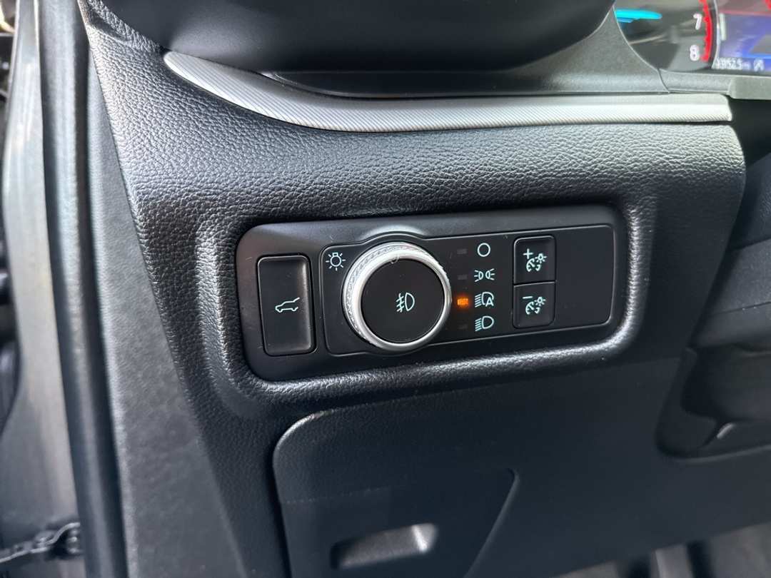 2020 Ford Explorer XLT - Image 35