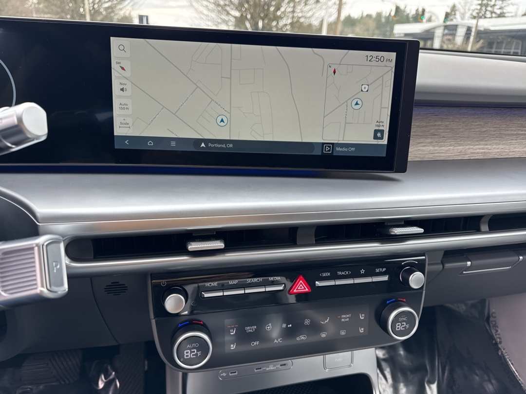 2026 Hyundai Ioniq 9 Performance Limited - Image 23