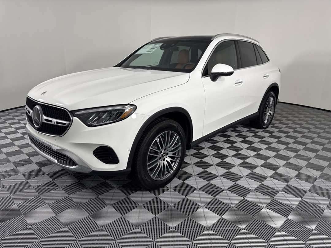 2026 Mercedes-Benz GLC GLC 300 - Image 3
