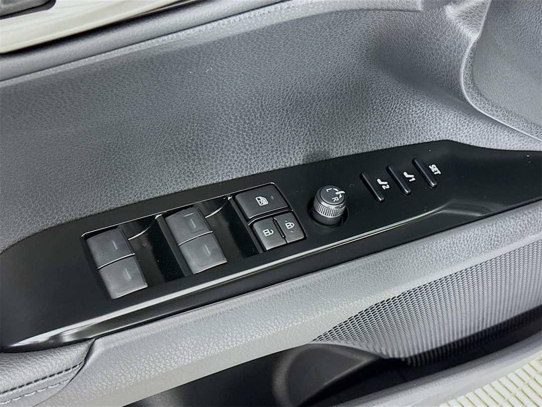 2026 Toyota Camry XSE - Image 18