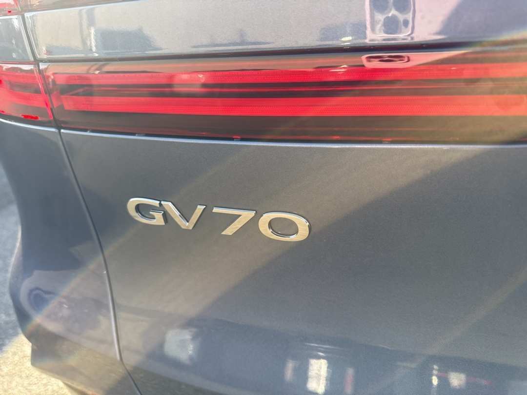 2026 Genesis Gv70 2.5T Sport Prestige - Image 11