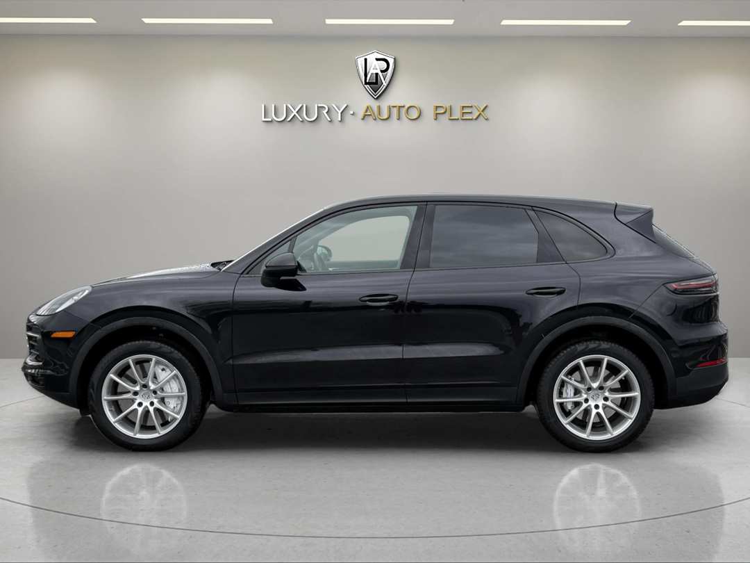 2019 Porsche Cayenne - Image 2