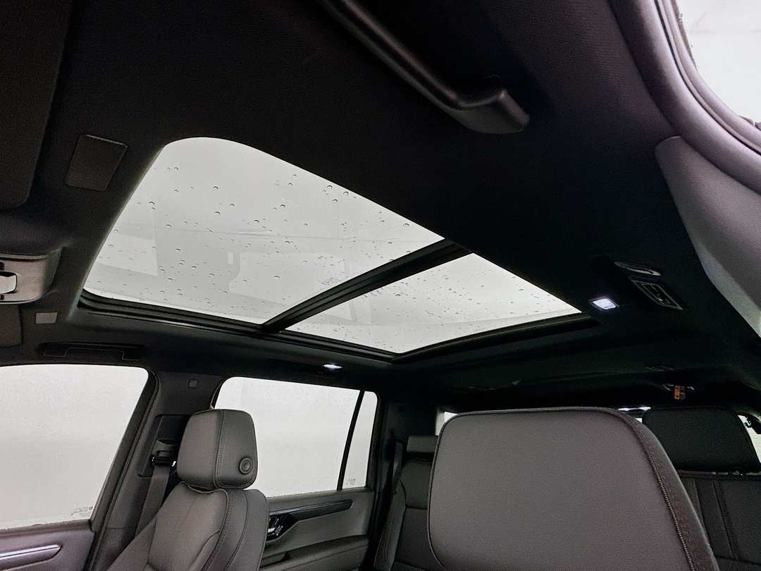 2026 Chevrolet Suburban RST - Image 23