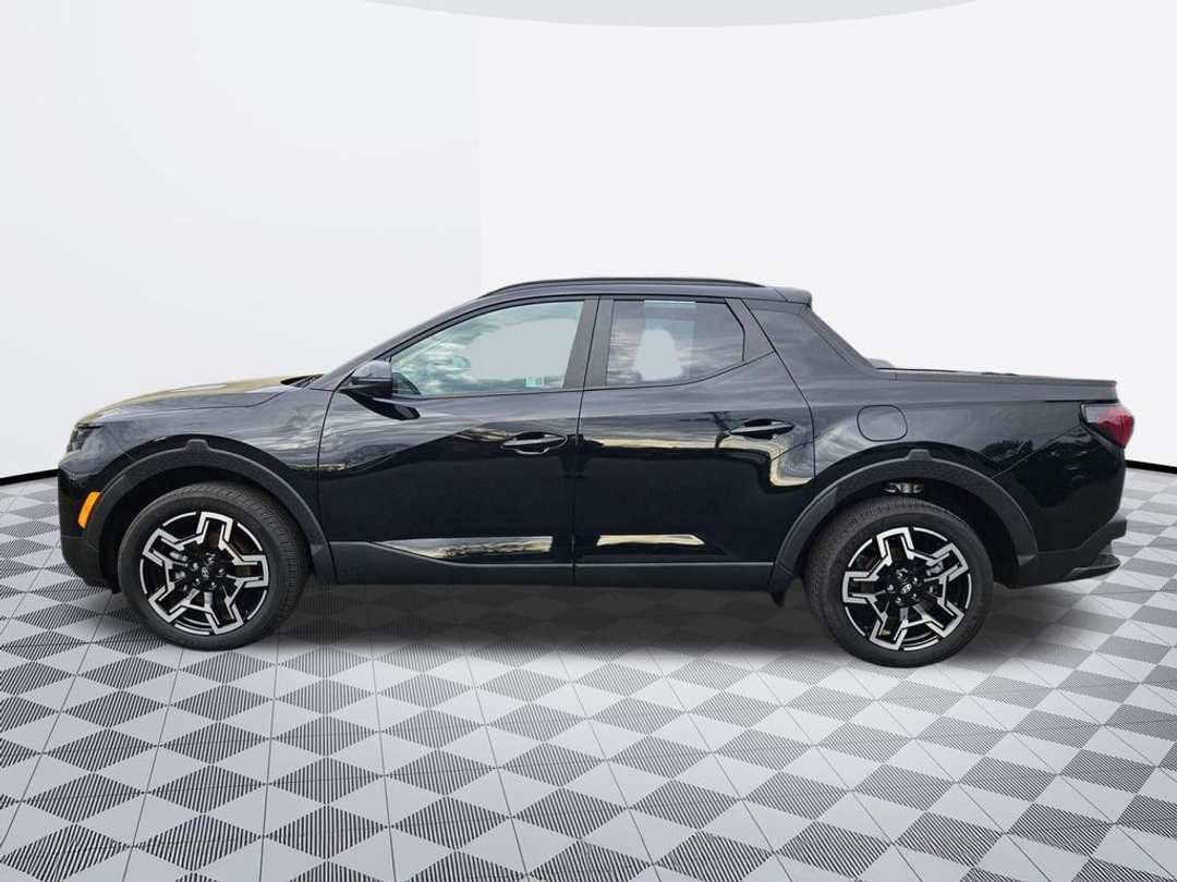 2025 Hyundai Santa Cruz Limited - Image 3