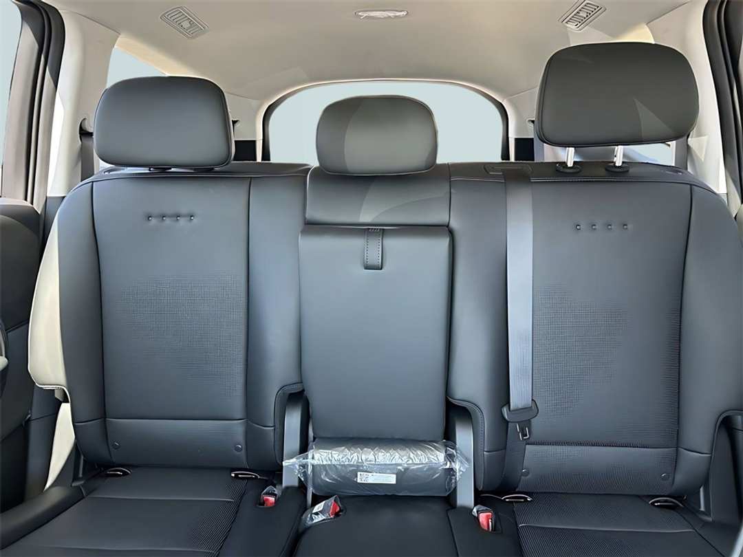 2026 Hyundai Ioniq 9 SEL - Image 19