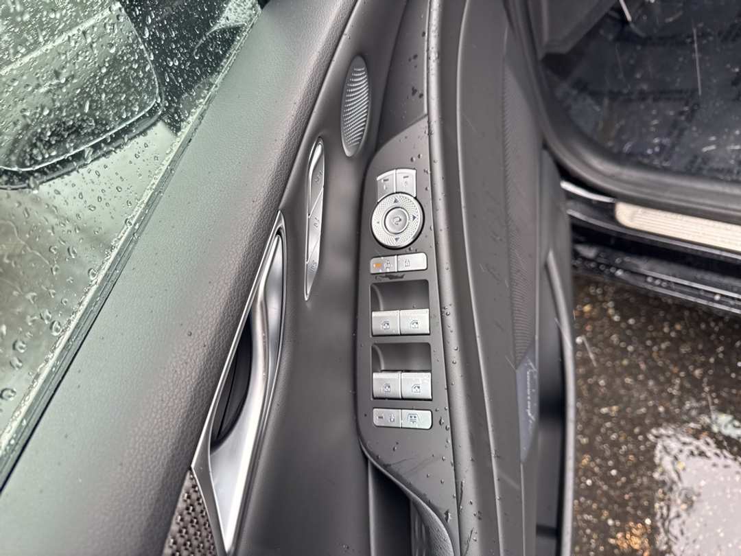 2025 Genesis G80 3.5T - Image 17