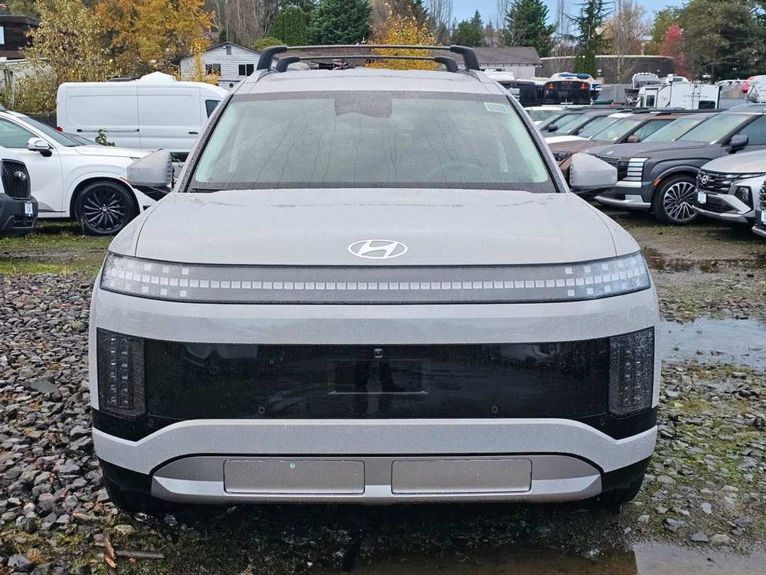 2026 Hyundai Ioniq 9 SEL - Image 2