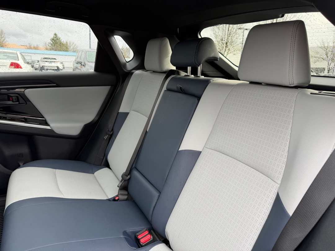 2023 Subaru Solterra Touring - Image 32