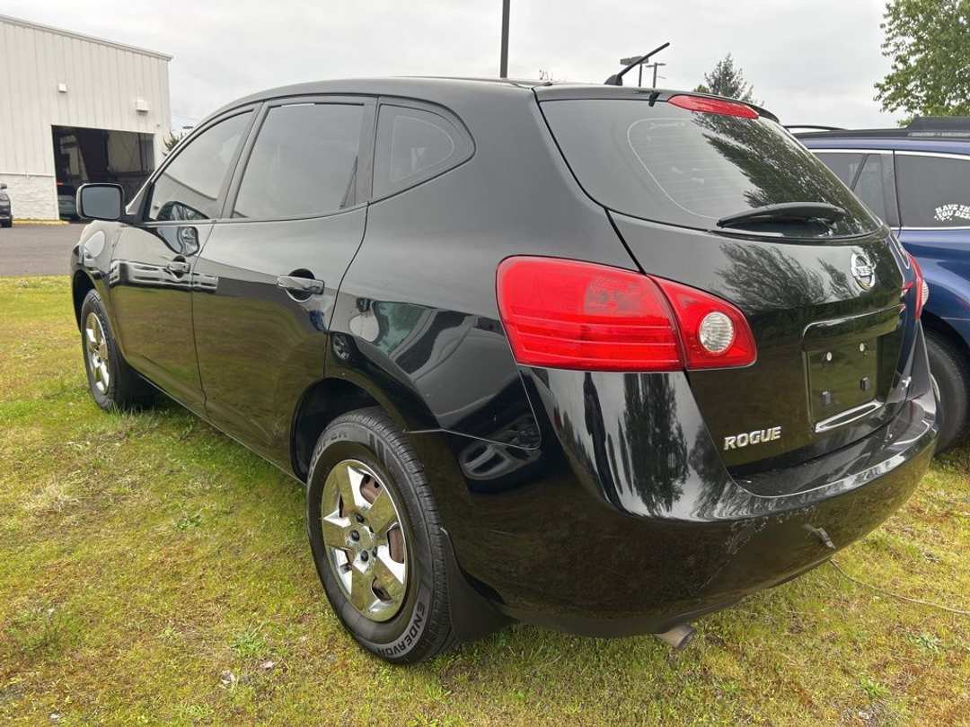 2009 Nissan Rogue S - Image 2