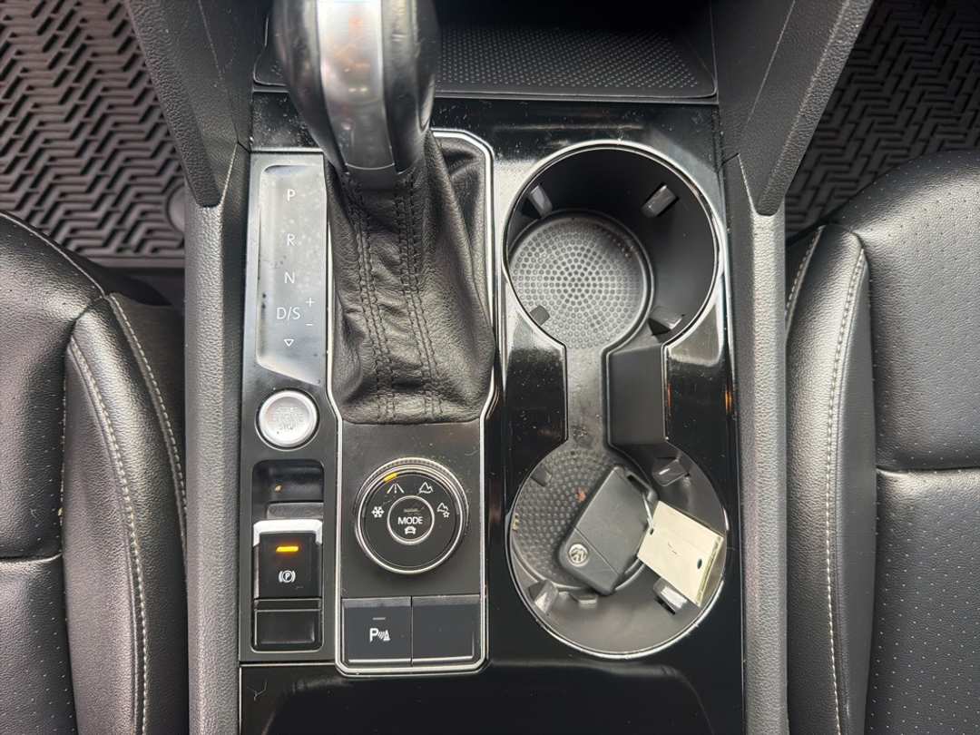 2018 Volkswagen Atlas SEL - Image 36