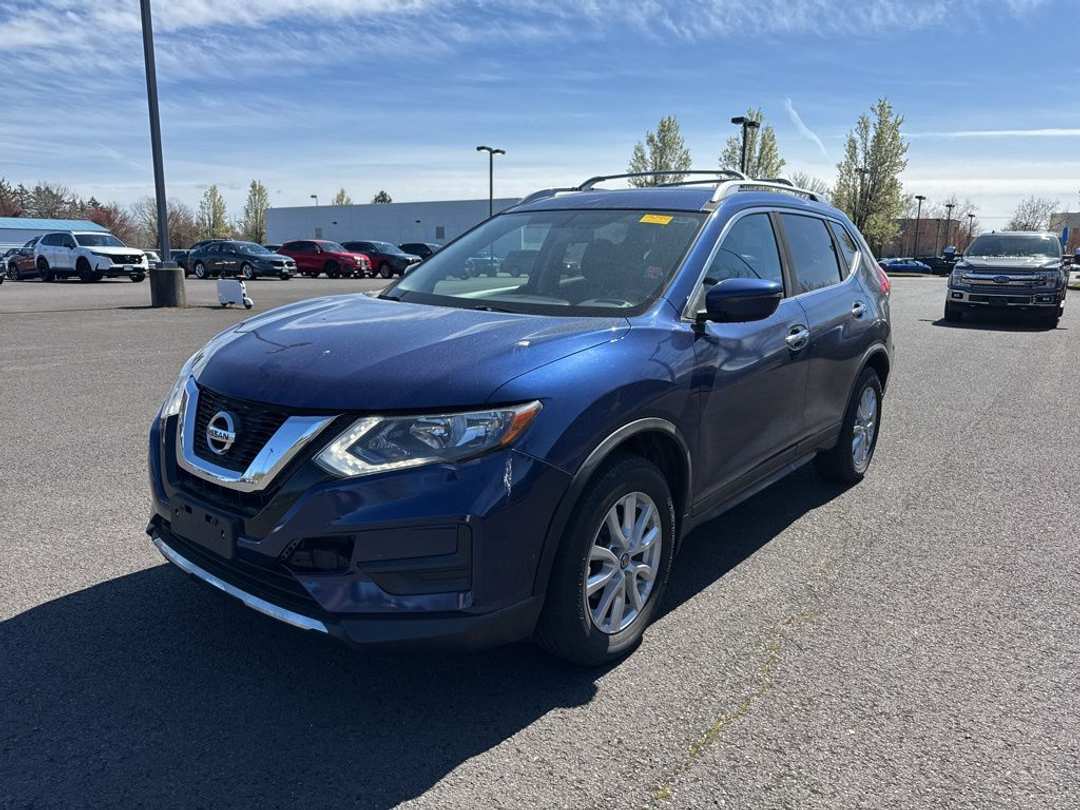 2017 Nissan Rogue SV - Image 3