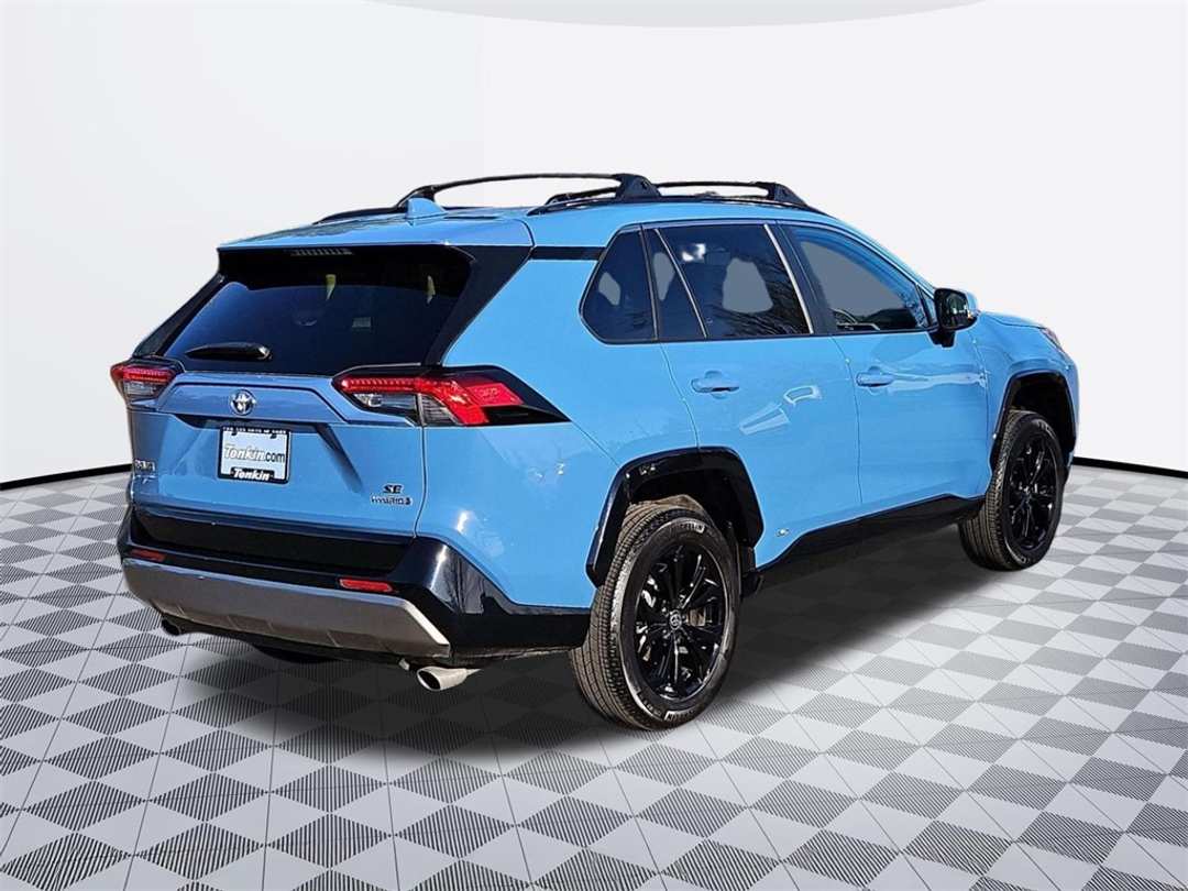 2023 Toyota Rav4 SE - Image 6