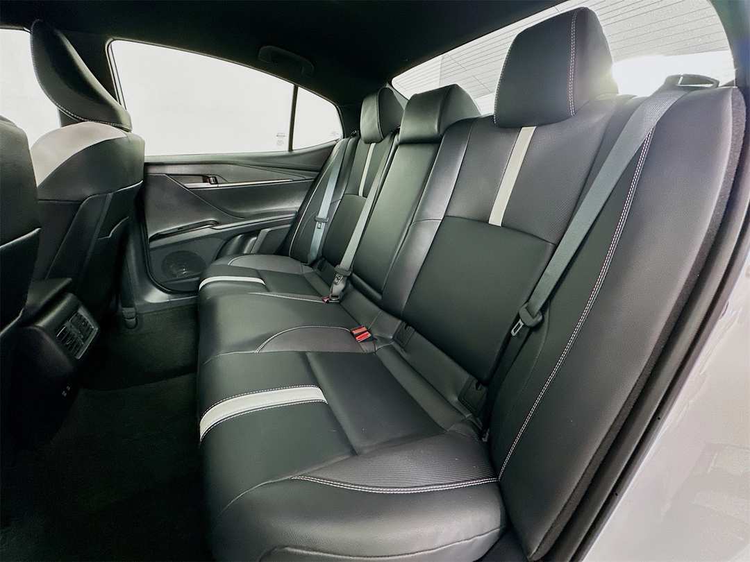 2025 Toyota Camry SE - Image 23