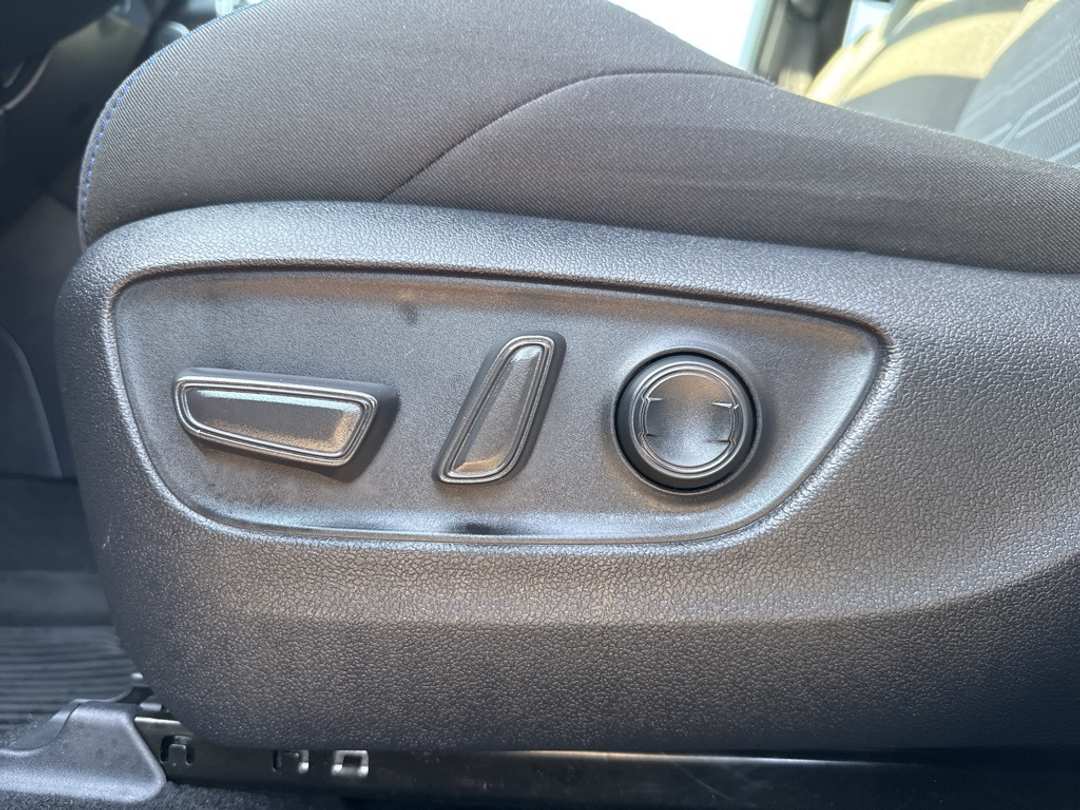 2022 Toyota Rav4 SE - Image 12