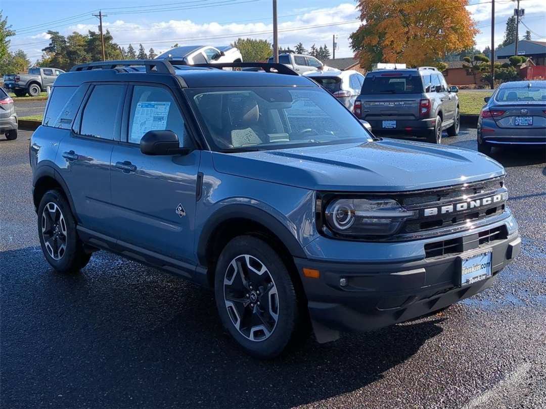 2024 Ford Bronco Sport Outer Banks - Image 7