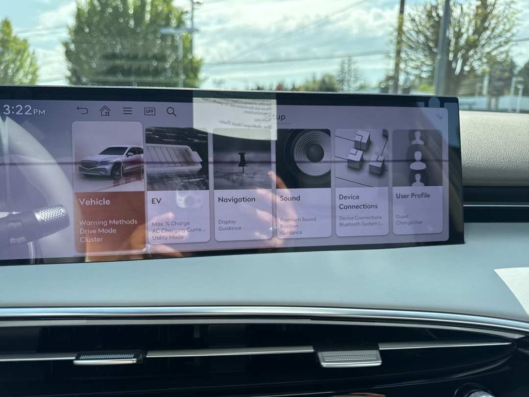 2026 Genesis Electrified Gv70 - Image 23