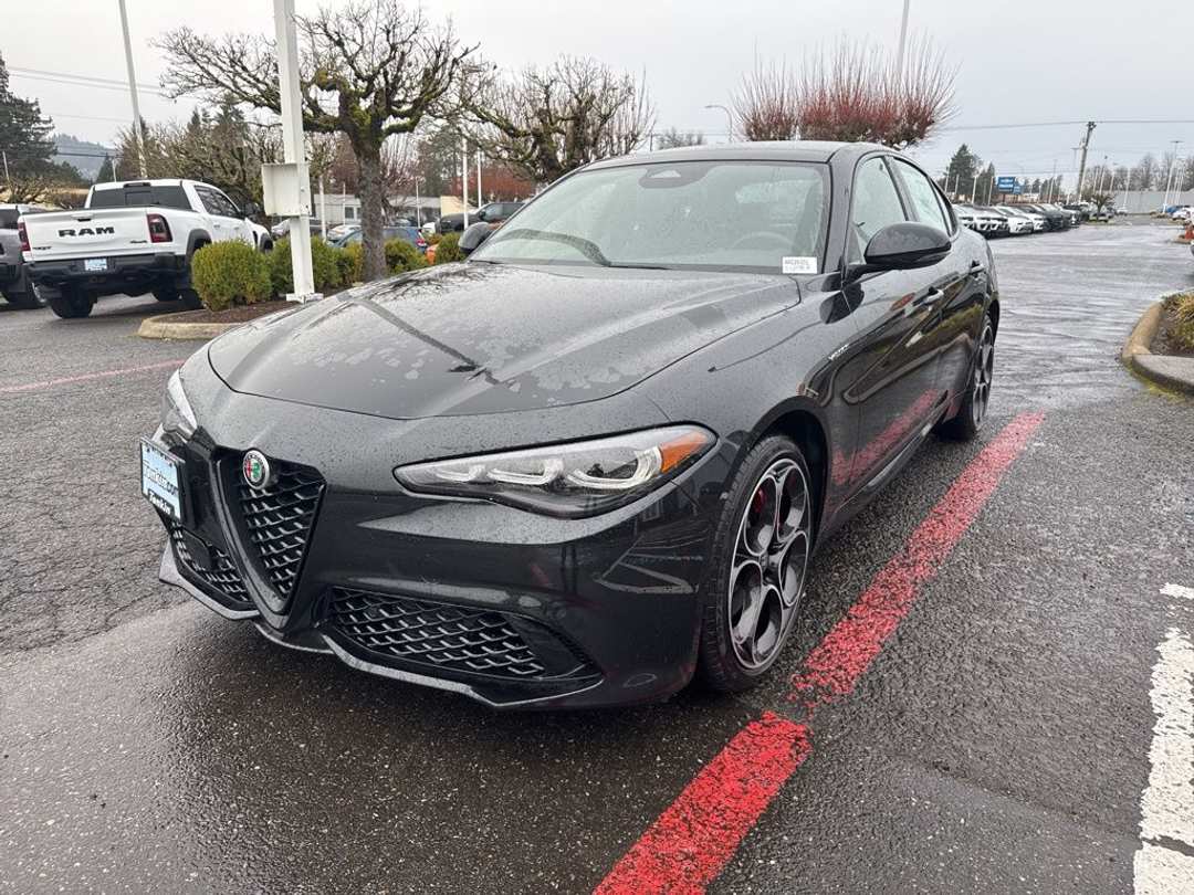 2026 Alfa Romeo Giulia Base - Image 3