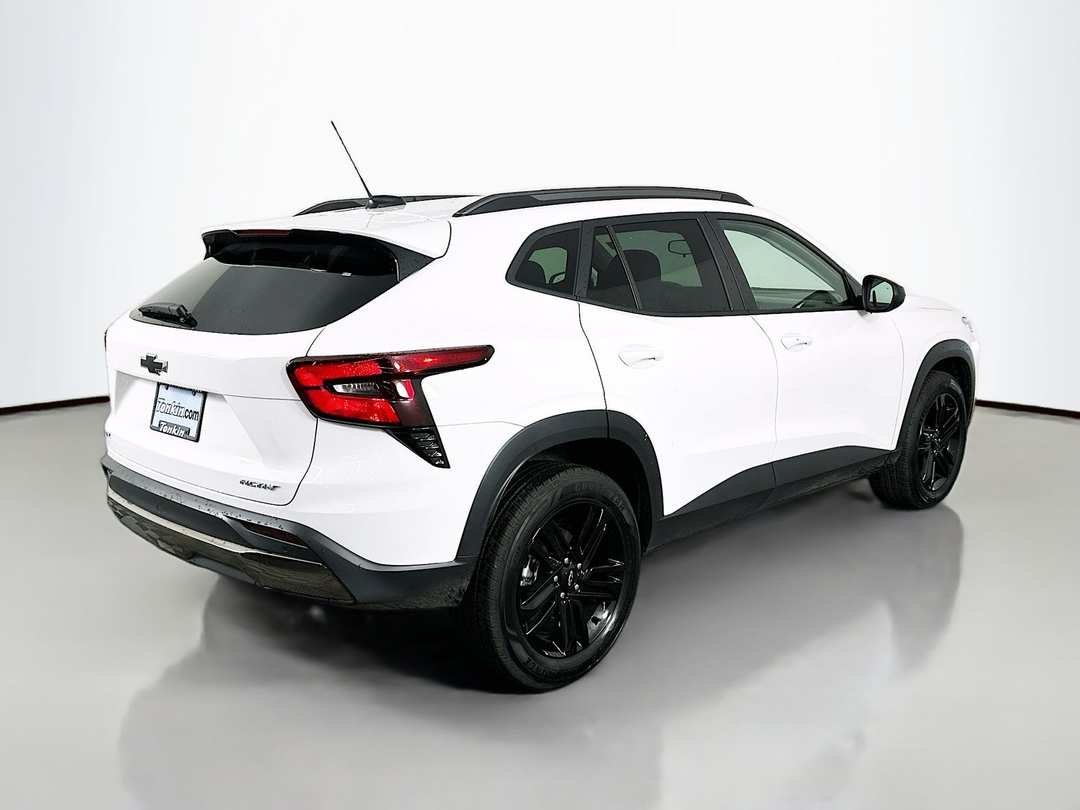 2025 Chevrolet Trax ACTIV - Image 8