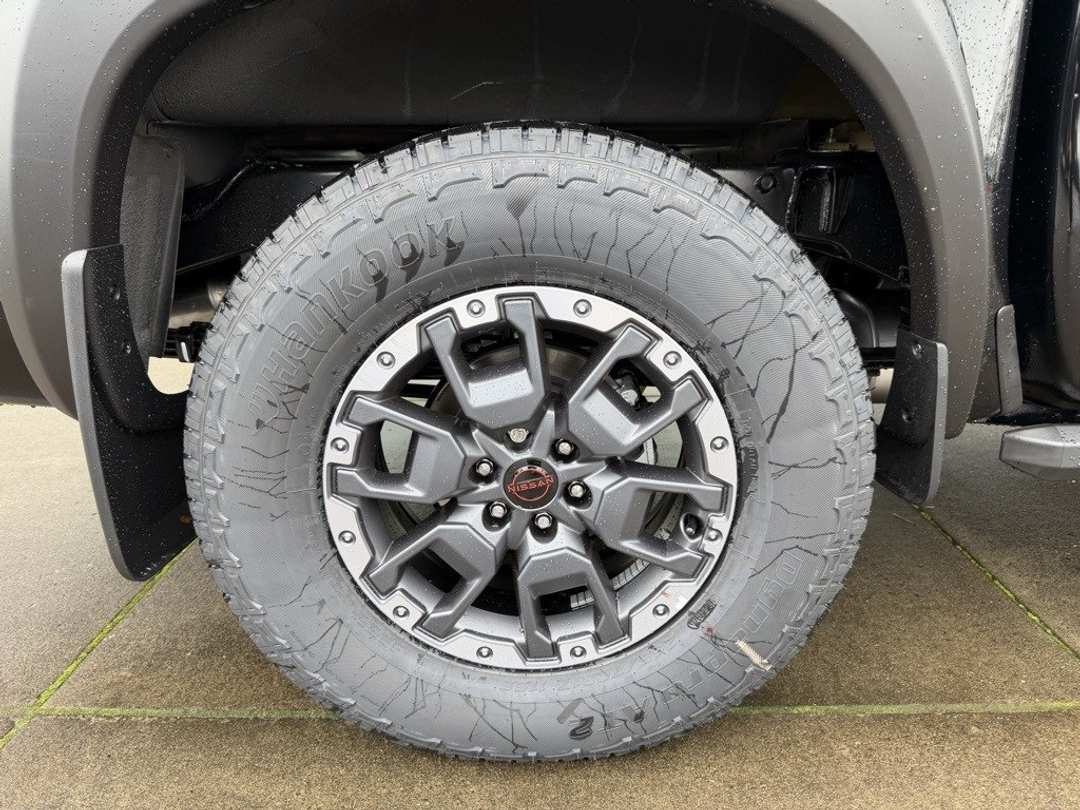 2026 Nissan Frontier PRO4X - Image 9