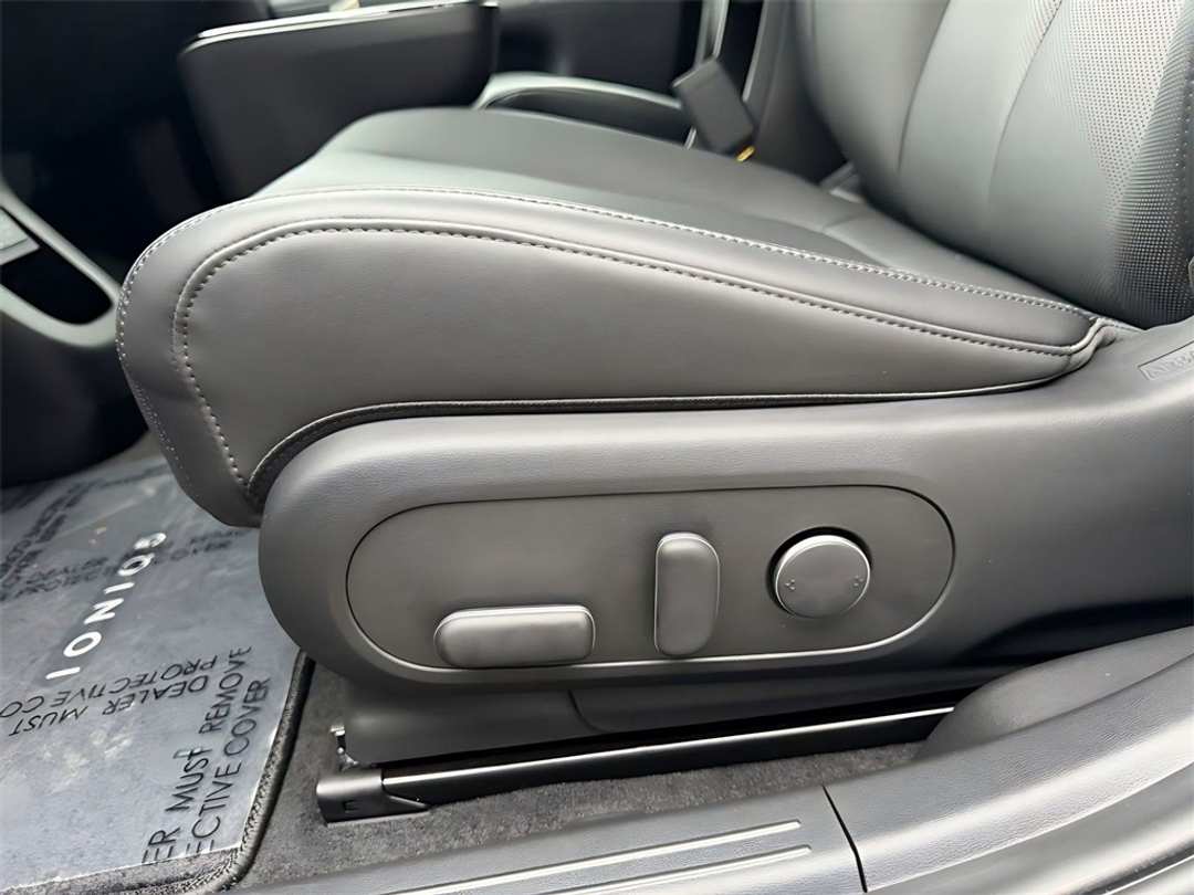 2026 Hyundai Ioniq 5 XRT - Image 13