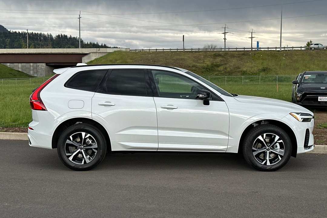 2026 Volvo Xc60 B5 Core - Image 2