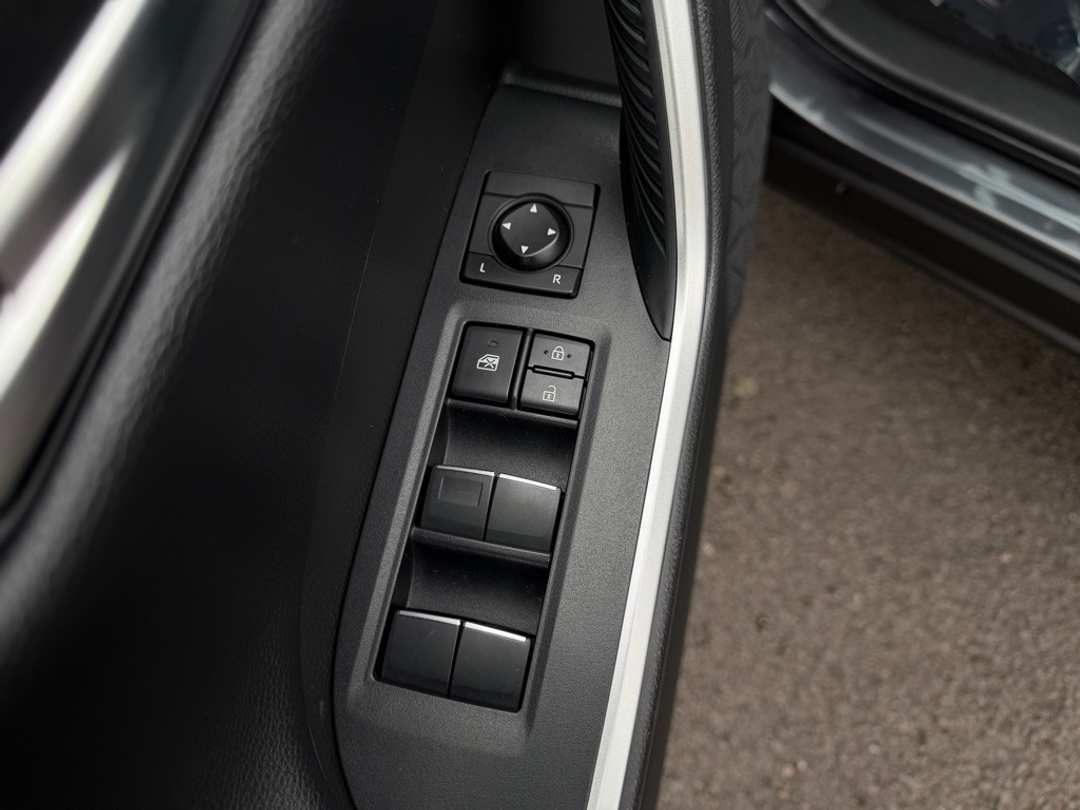 2020 Toyota Rav4 XSE - Image 13