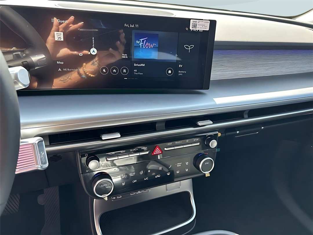 2026 Hyundai Ioniq 9 SEL - Image 17