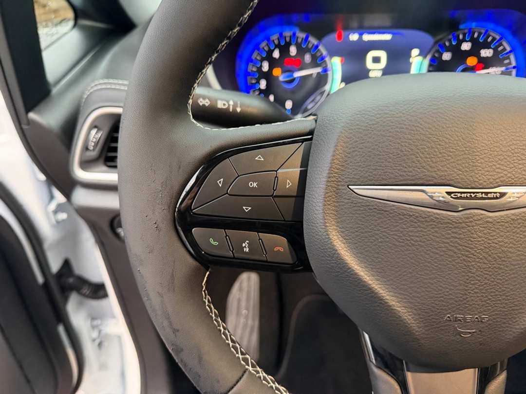 2026 Chrysler Pacifica Select - Image 18