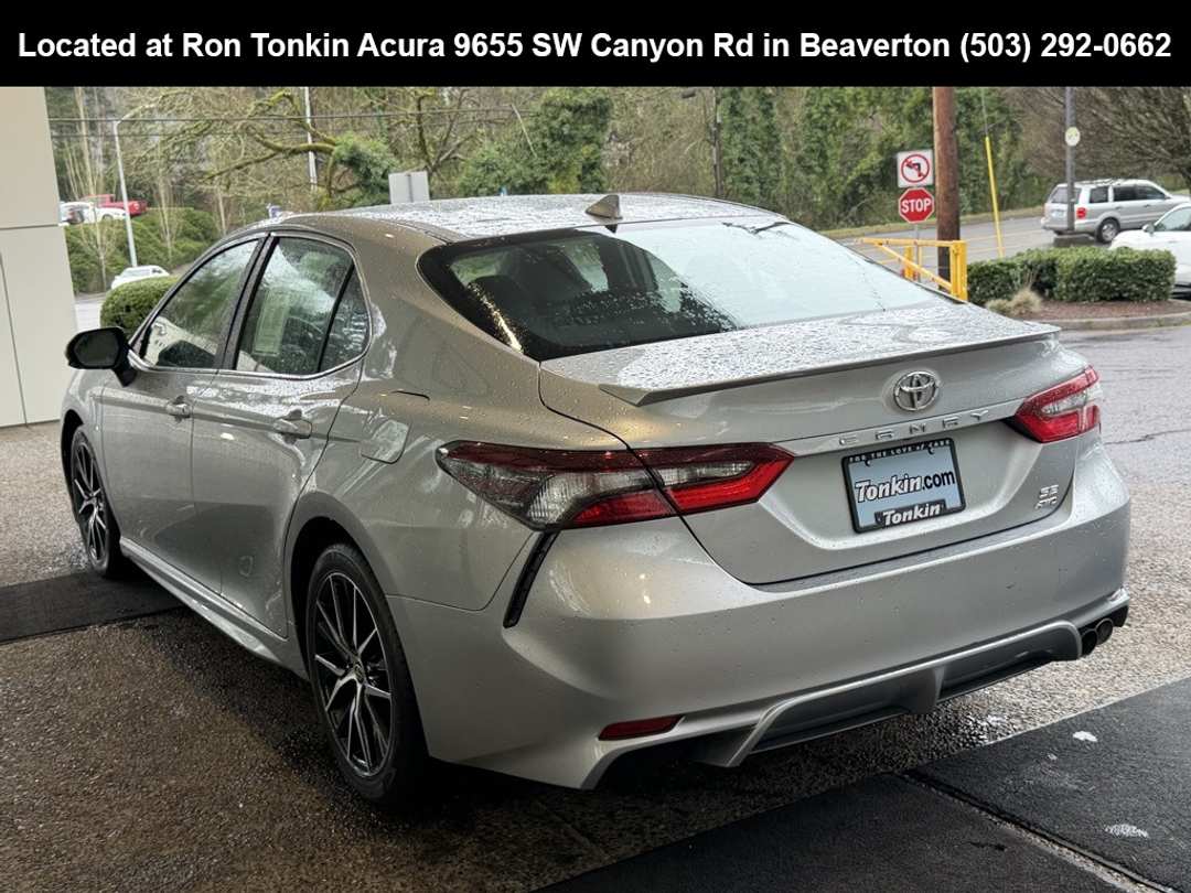 2024 Toyota Camry SE - Image 5