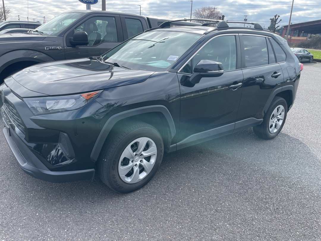 2021 Toyota Rav4 LE - Image 2