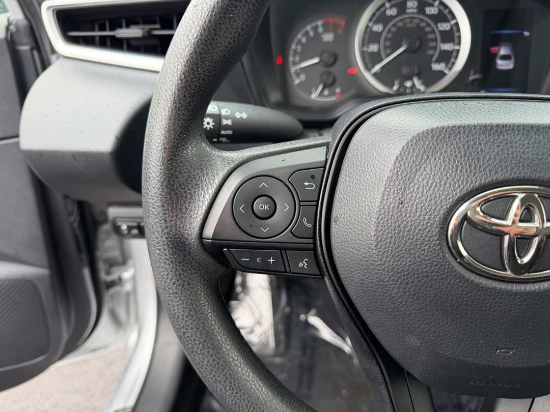 2022 Toyota Corolla LE - Image 17