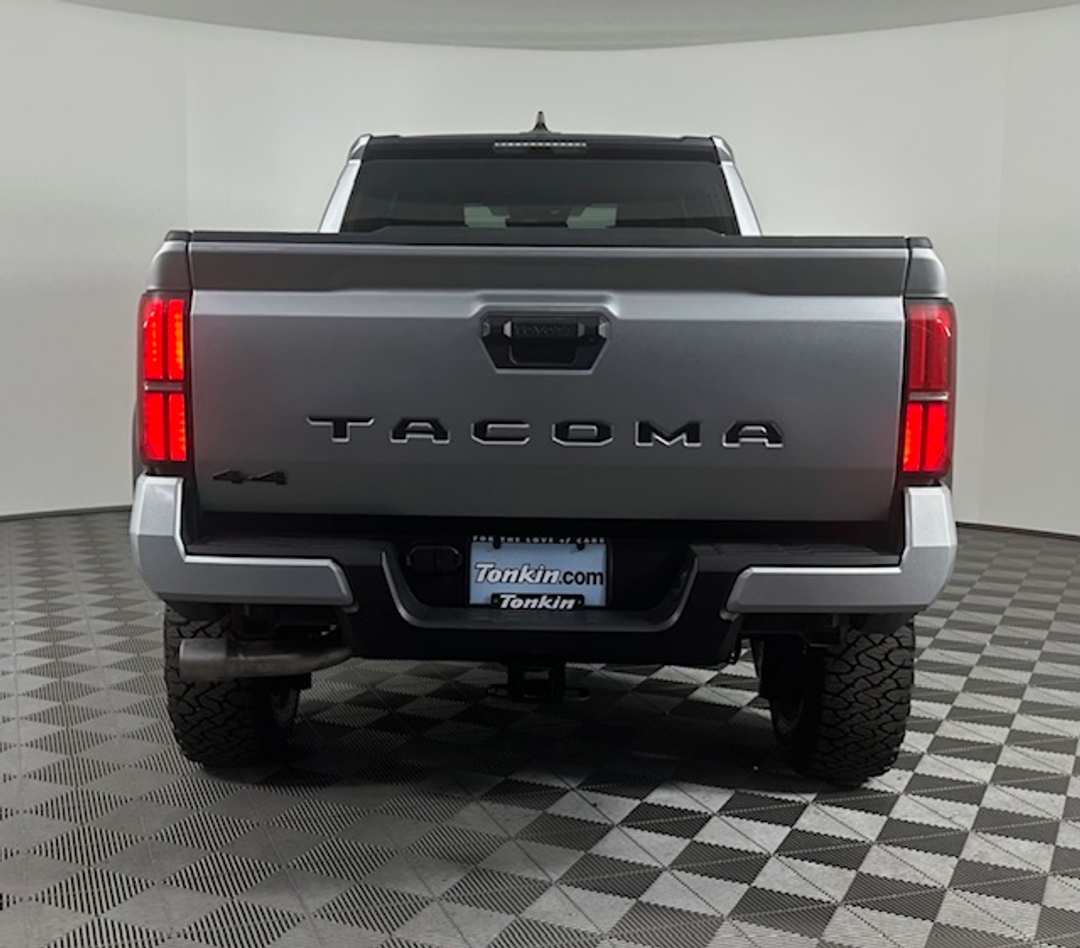 Toyota Tacoma - Image 6