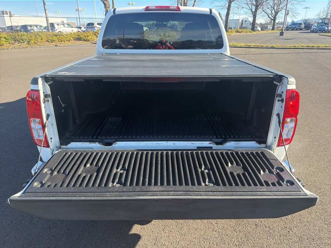 2013 Nissan Frontier SV - Image 20