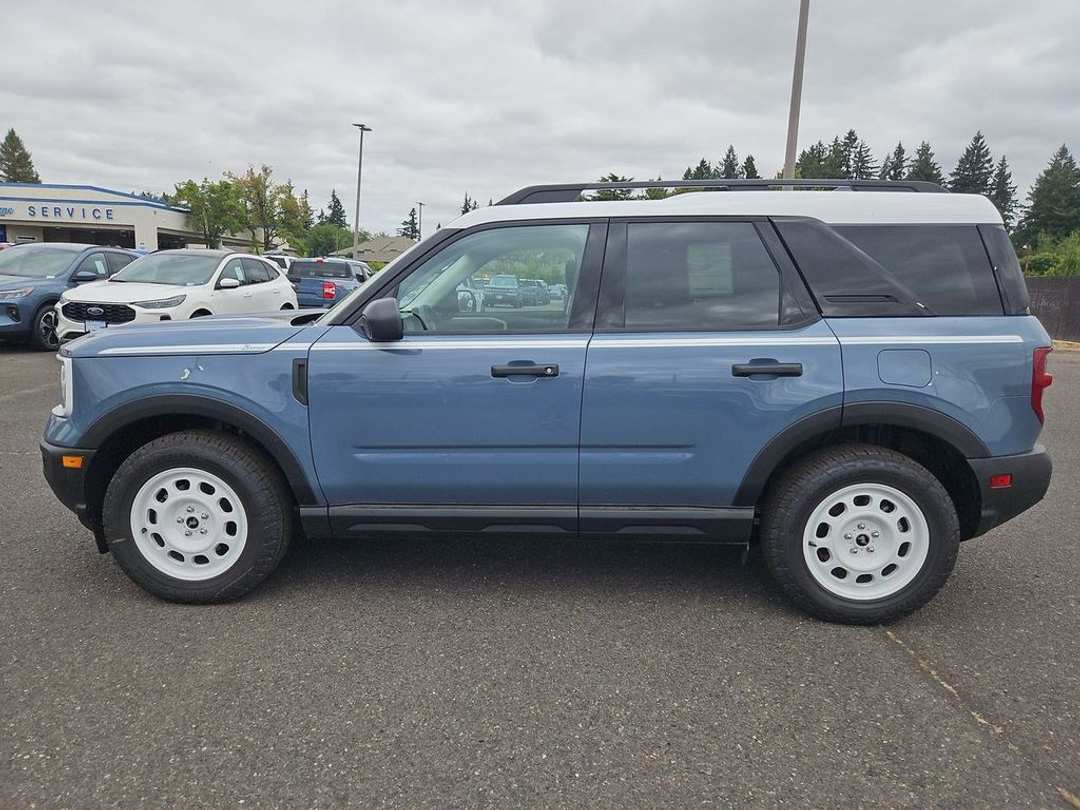 2025 Ford Bronco Sport Heritage - Image 2