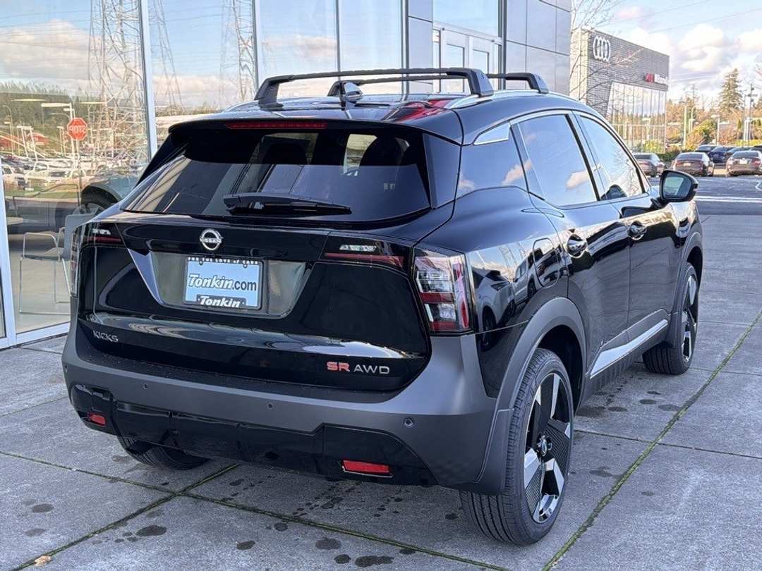 2026 Nissan Kicks SR - Image 12