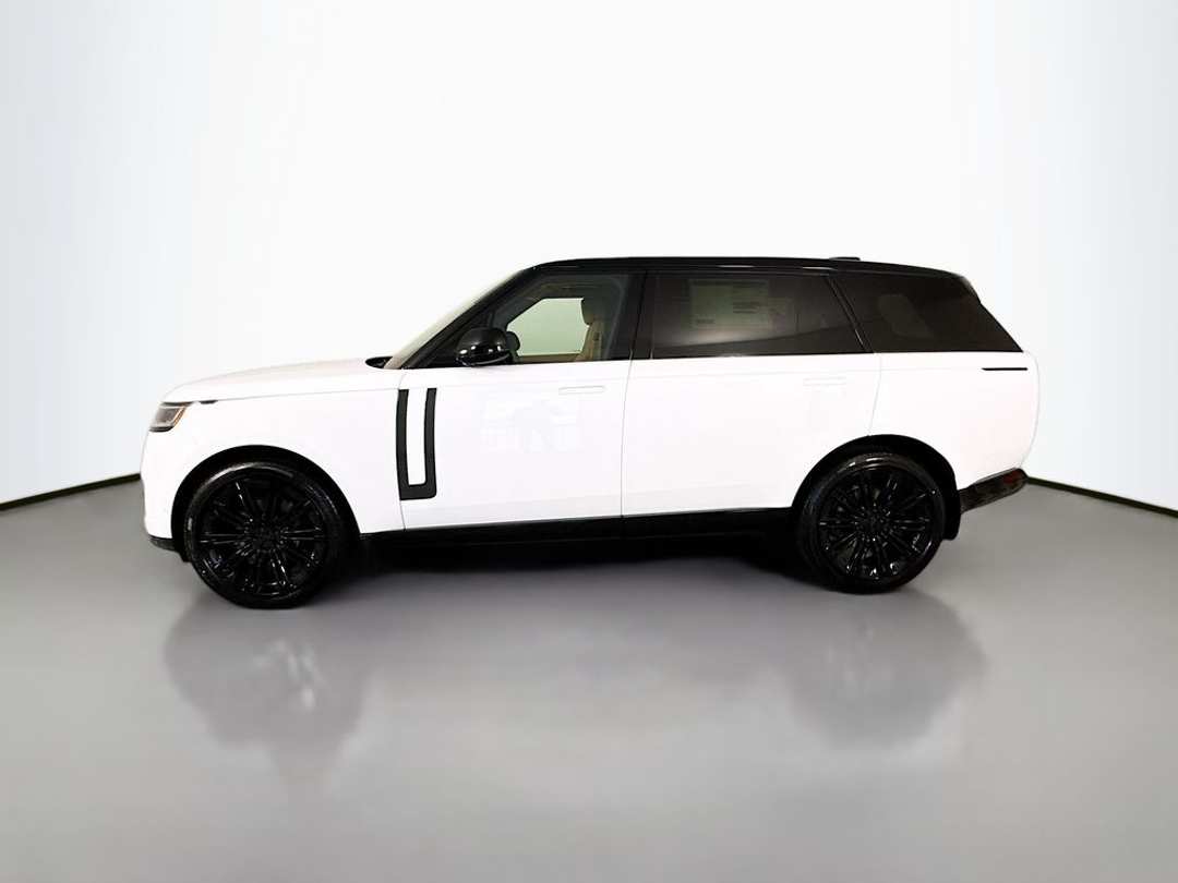 2026 Land Rover Range Rover SE - Image 2
