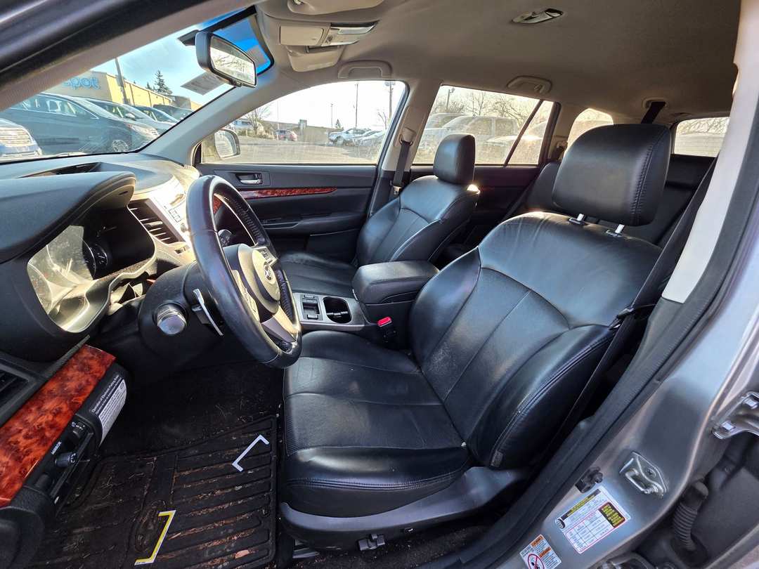 2011 Subaru Outback 3.6R - Image 11