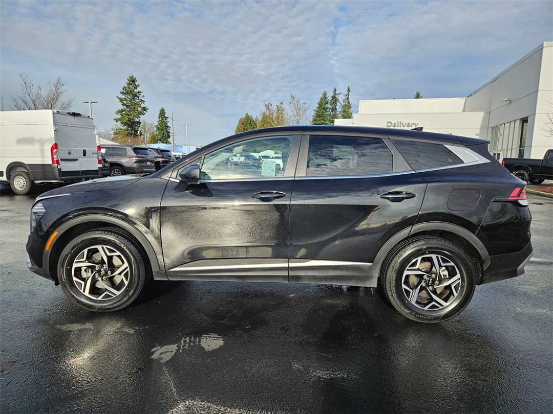 2024 Kia Sportage LX - Image 3