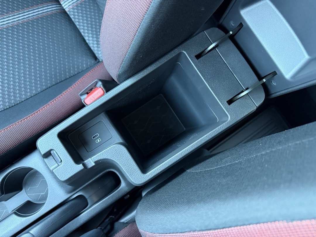 2025 Nissan Versa 1.6 SR - Image 25