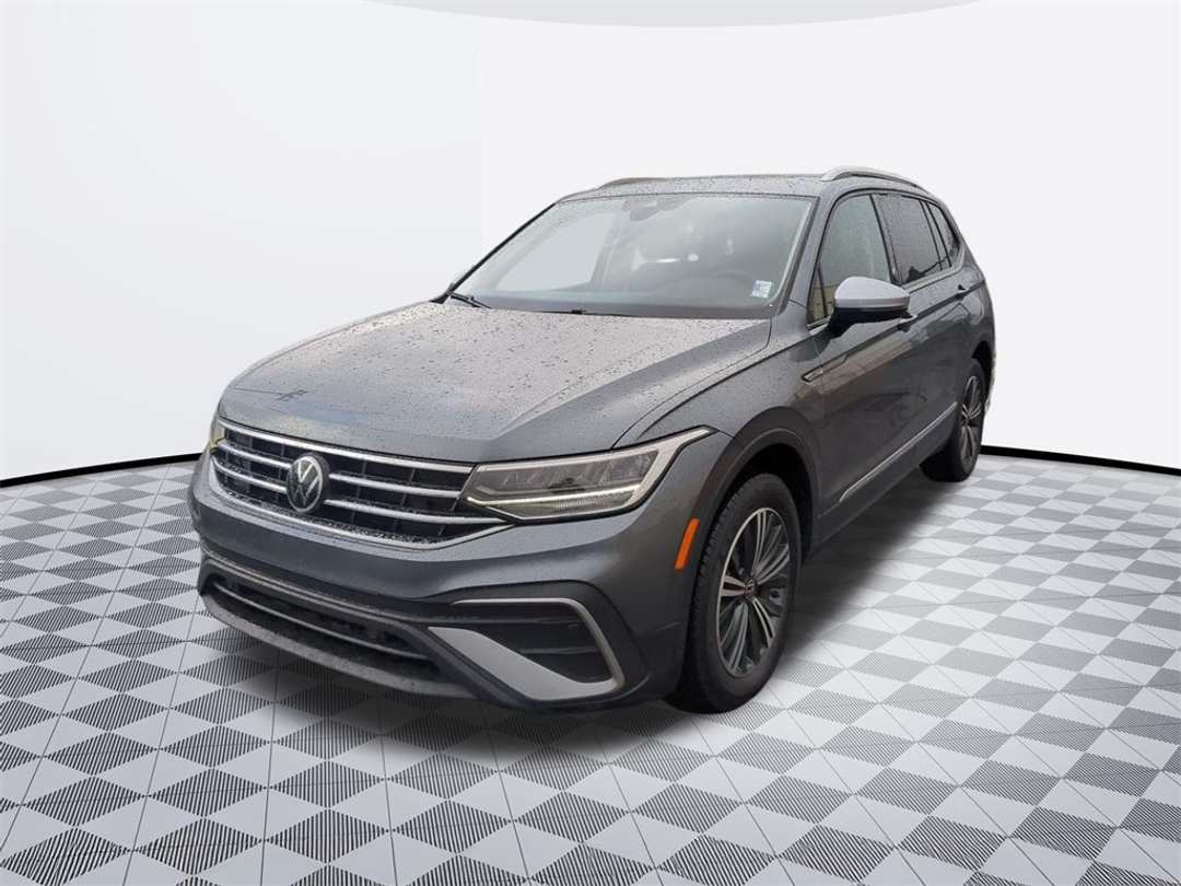 2024 Volkswagen Tiguan 2.0T Wolfsburg Edition - Image 2