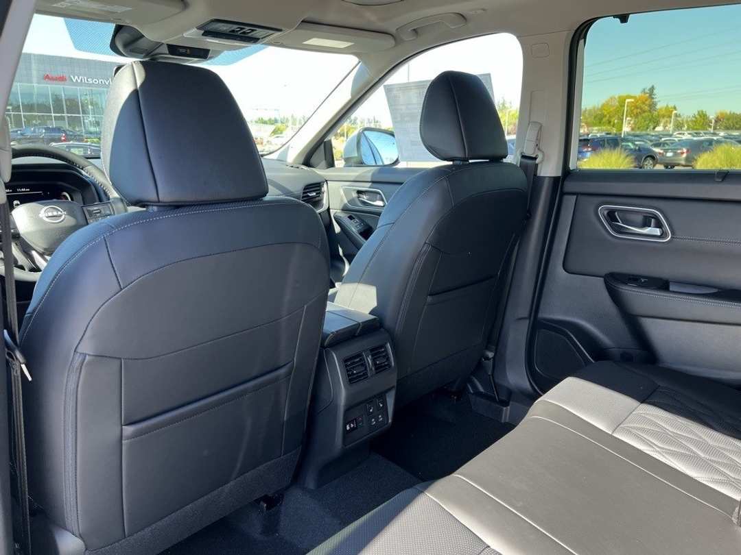 2026 Nissan Rogue Platinum - Image 28