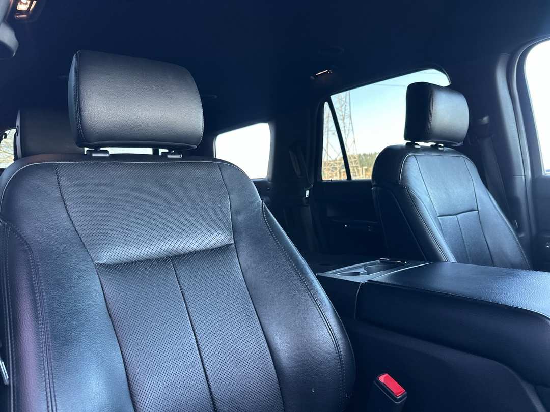 2018 Ford Expedition XLT - Image 16