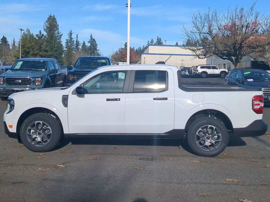 2025 Ford Maverick XLT - Image 2