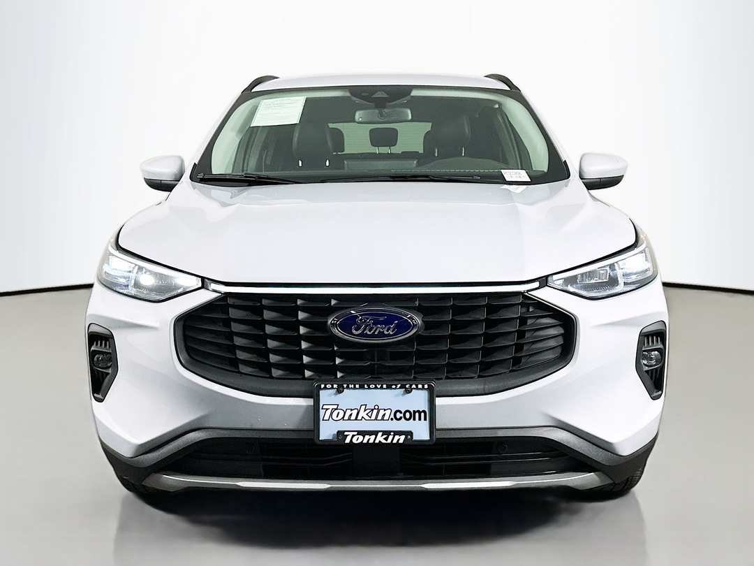 2025 Ford Escape Platinum - Image 2