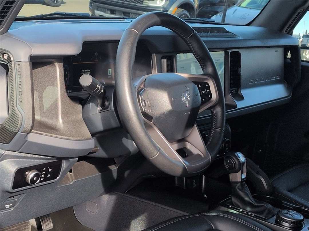 2025 Ford Bronco Badlands - Image 11