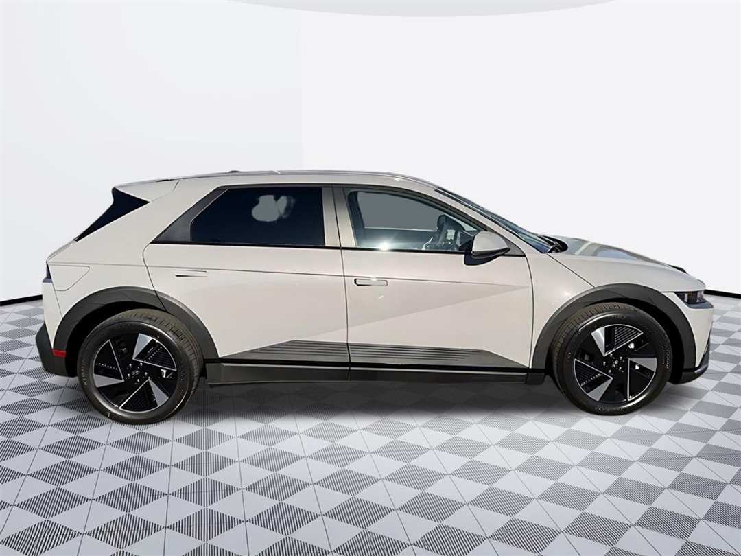 2026 Hyundai Ioniq 5 SE - Image 8