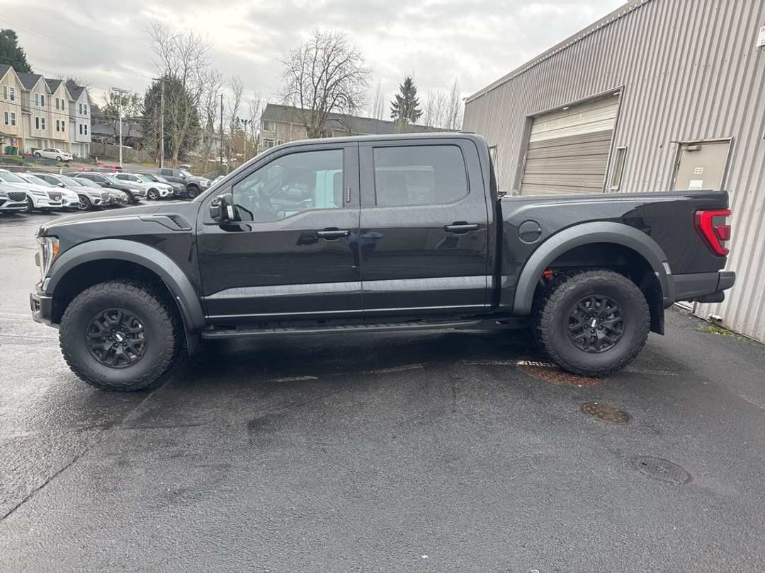 2023 Ford F-150 Raptor - Image 8