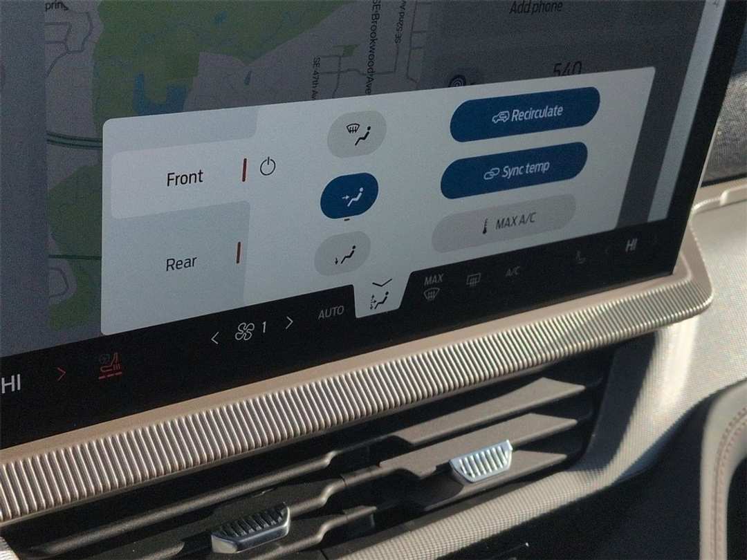 2026 Ford Explorer Active - Image 21